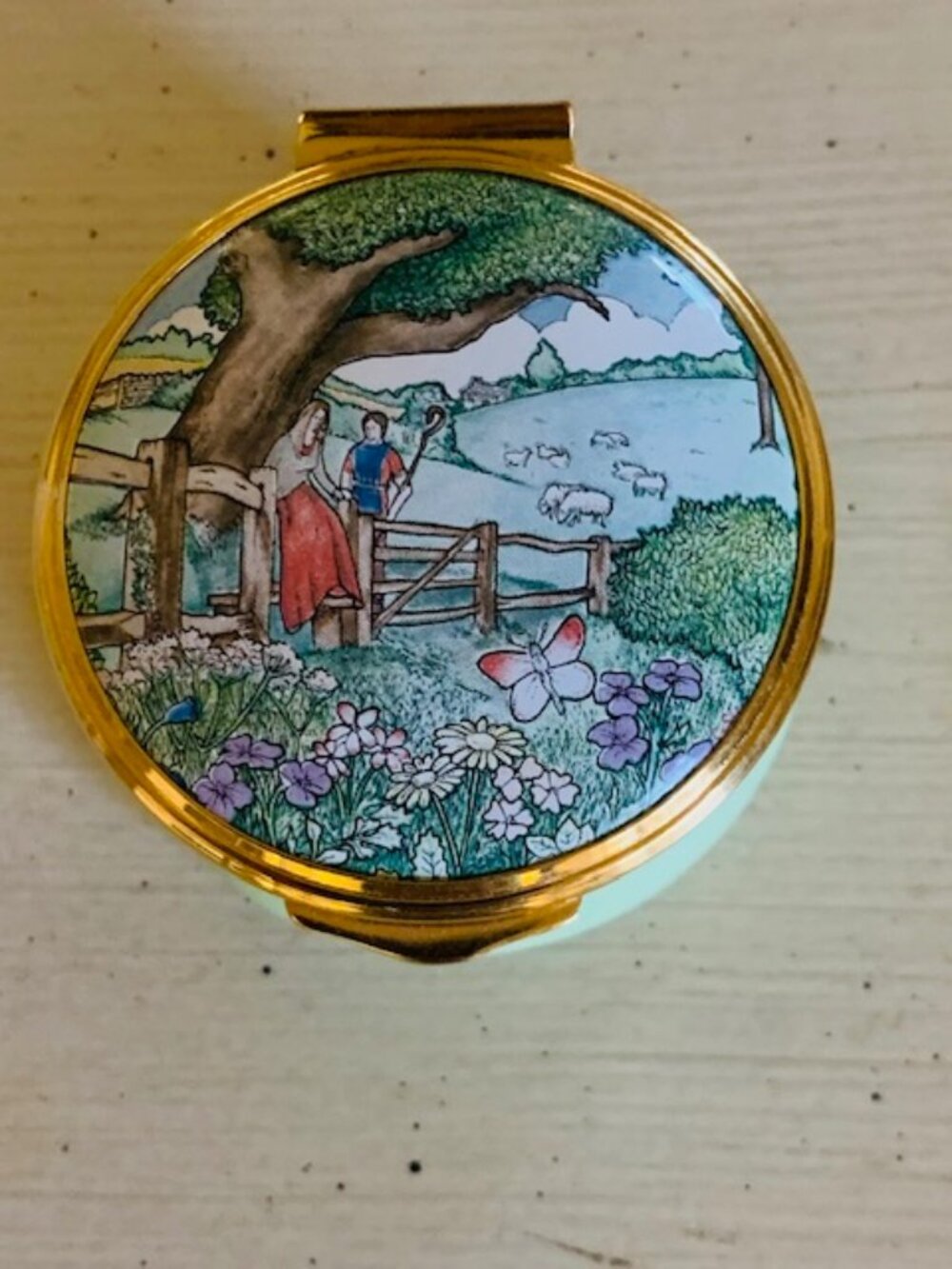 English Enamels " The Poetry of Love" Franklin Mint Hand Painted Trinket Box